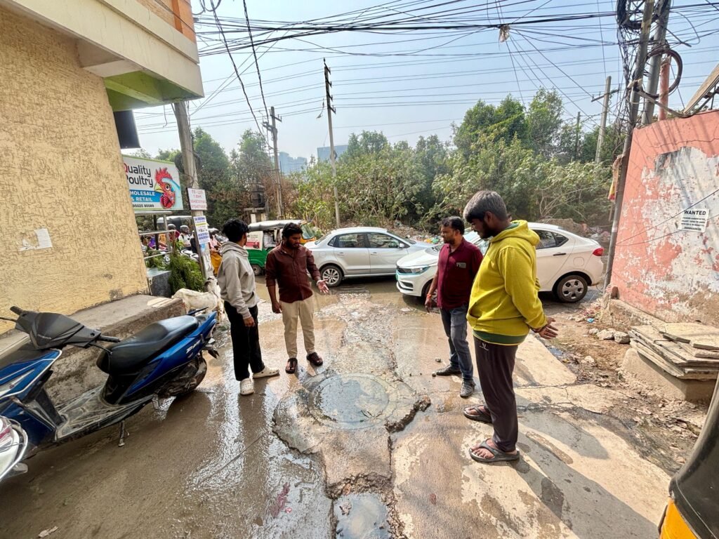 రోడ్లన్నీ మురుగునీరు.. రోజు ప్రమాదాలె అధికార యంత్రాంగం ఉందా లేదా