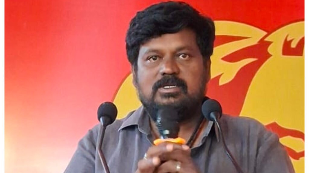 పవన్ వాక్యాలు  ప్రజలను రెచ్చగొట్టే విధంగా ఉన్నాయి.